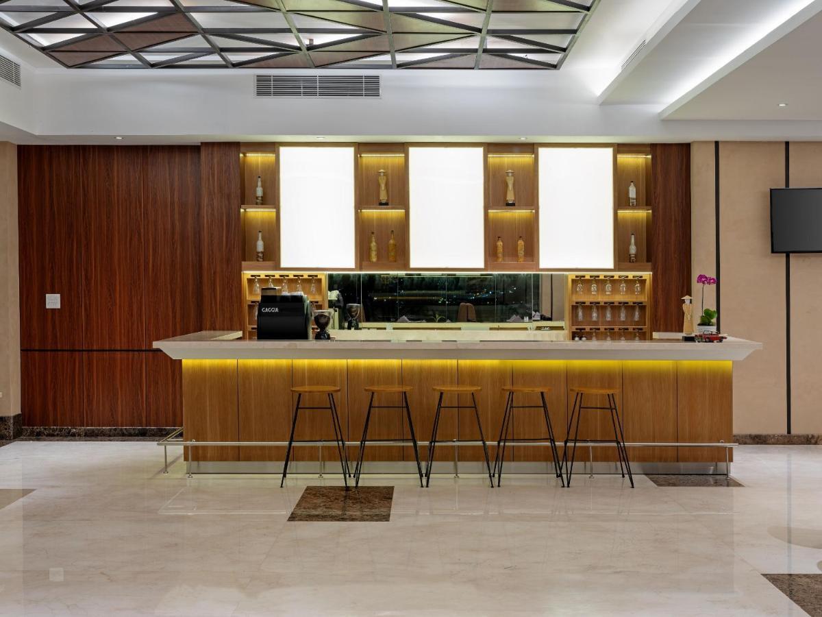 Aston Gresik Hotel & Conference Center Εξωτερικό φωτογραφία